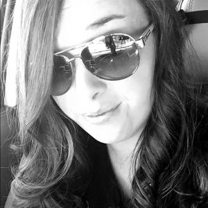 Meet your Posher, Casey